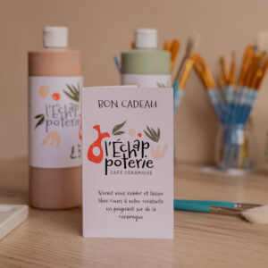 Offrez un bon cadeau pour une session peinture sur céramique à l'Échappoterie